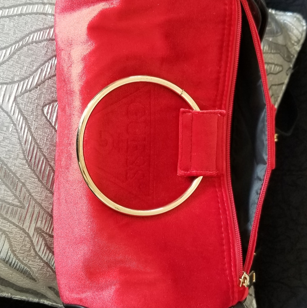 GUESS PURSE